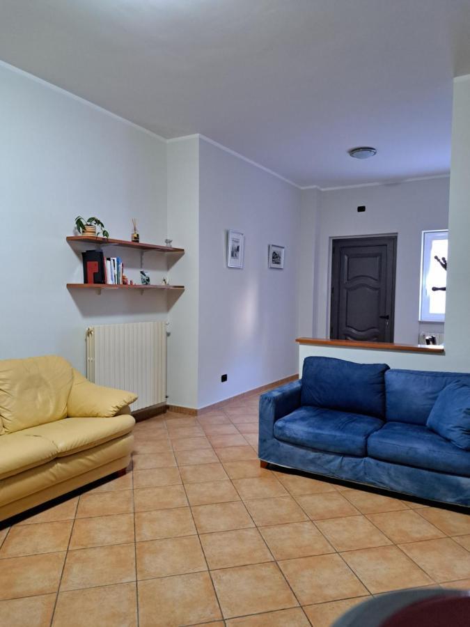 La Casa Di Mezzo-Affitti Brevi-Zona Ospedali Villa Busso Екстериор снимка