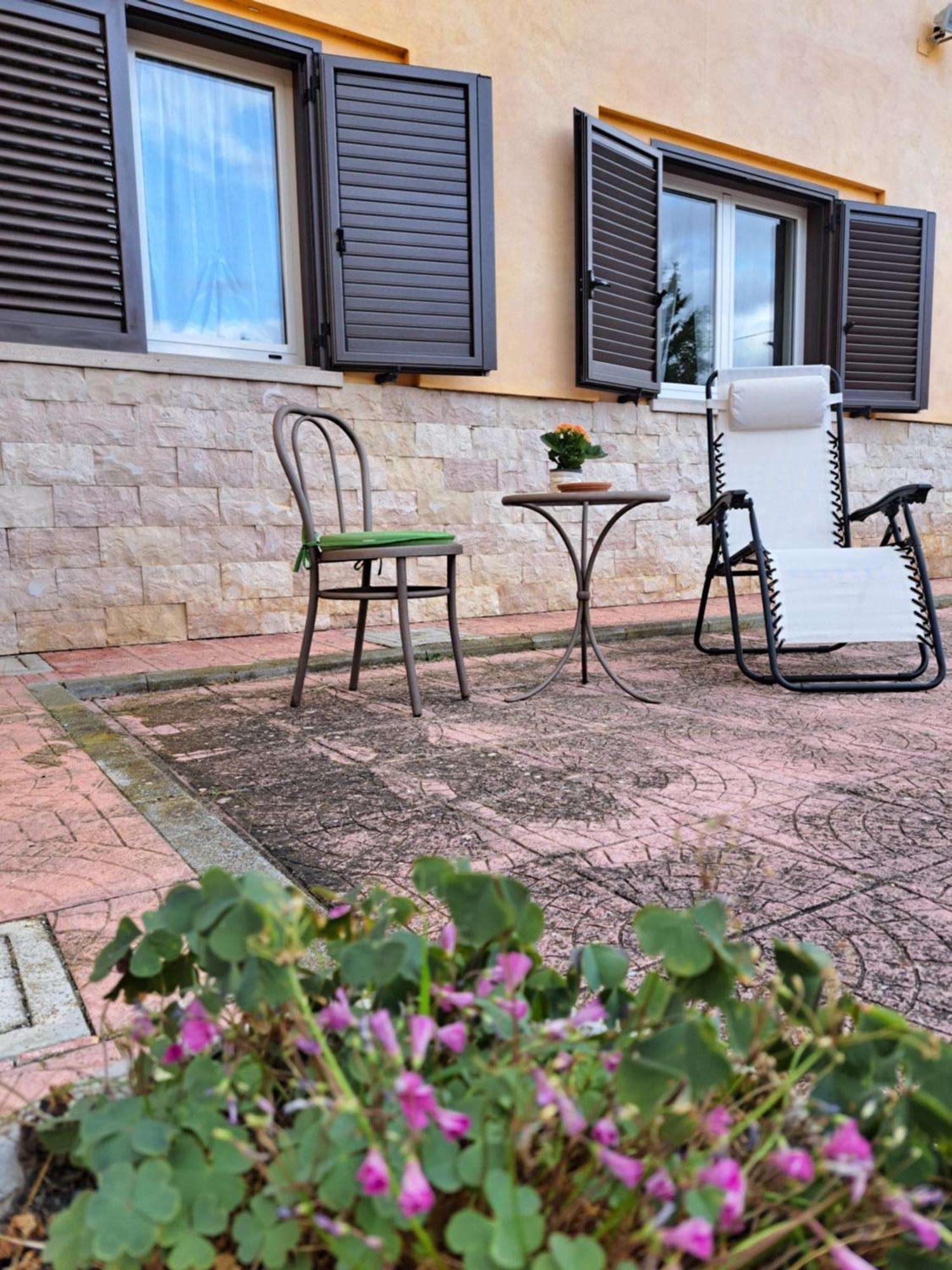 La Casa Di Mezzo-Affitti Brevi-Zona Ospedali Villa Busso Екстериор снимка